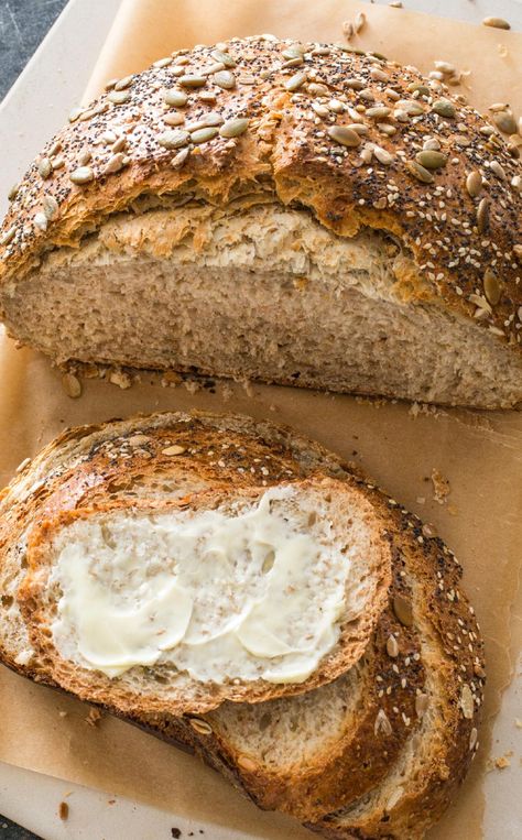 Dakota Bread: It's the perfect time of year to fill your space with the smell of freshly baked bread. Combat the chills of winter by baking this multigrain loaf. Dakota Bread Recipe, Cowboy Bread, Dakota Bread, Fresh Baked Bread, Plating Ideas, American Foods, Freshly Baked Bread, Cookie Toppings, Bake Bread