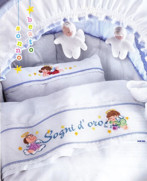 schemi lenzuolini punto croce gratis | Lenzuolino angioletti Kids Pillows Bed, Cot Sheets, Baby Crib Bedding, Baby Embroidery, Baby Cross, Cross Stitch Borders, Cross Stitch Baby, Cross Stitch Patterns Free, Kids Pillows