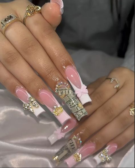 Money Nails Designs Pink, Pink Nails Acrylic Birthday, Nails With Rosary Design, Acrylic Nails Acrylic Flowers, Nails Money, Pink Money Nails, Pink White And Gold Nails, Virgen Nails, Money Nails Acrylic