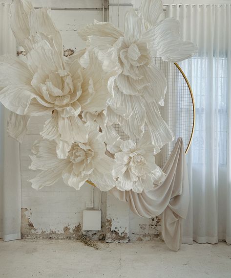 Result. Giant Flower Decoration, Stage Decoration For Wedding, Wedding Hall Design, Giant Flowers Diy, Bridal Shops, Dream Wedding Decorations, Paper Flowers Wedding, Cruise Wedding, Event Backdrop