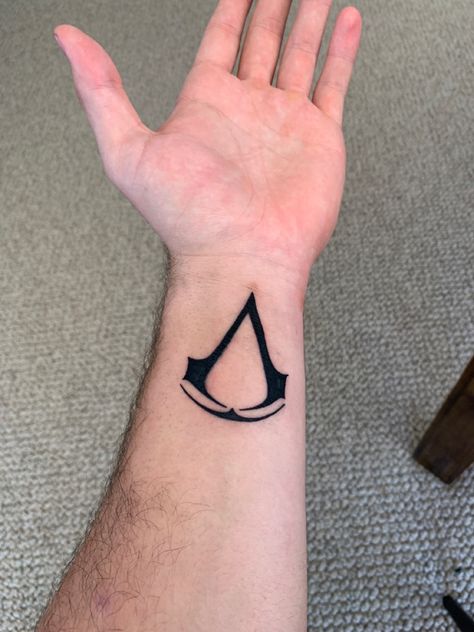 Ac Tattoo, Assassin Tattoo, Assassins Creed Tattoo, Assassins Creed Unity, Geek Tattoo, Gaming Tattoo, Assassins Creed, Tree Tattoo, Simple Tattoos