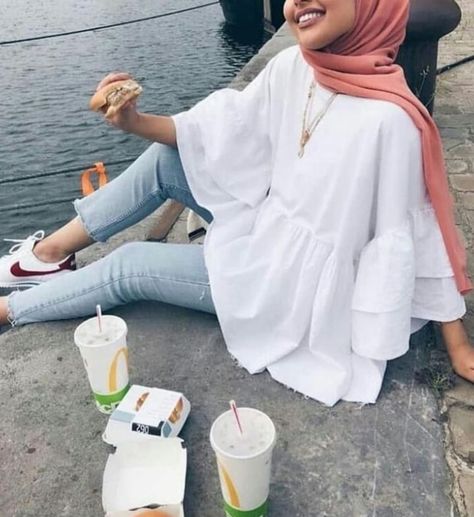 Blouse And Jeans Outfit, White Blouse And Jeans, Jeans Outfit Hijab, Outfit Hijab, Fashion Designs, Jeans Outfit, Hijab Outfit, My Account, White Blouse