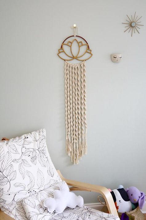 Lotus Flower Macrame, Golden Lotus Flower, Small Space Boho, Bois Intarsia, Spiritual Elements, Flower Macrame, Mirror Car Accessories, Golden Lotus, Boho Crafts Diy