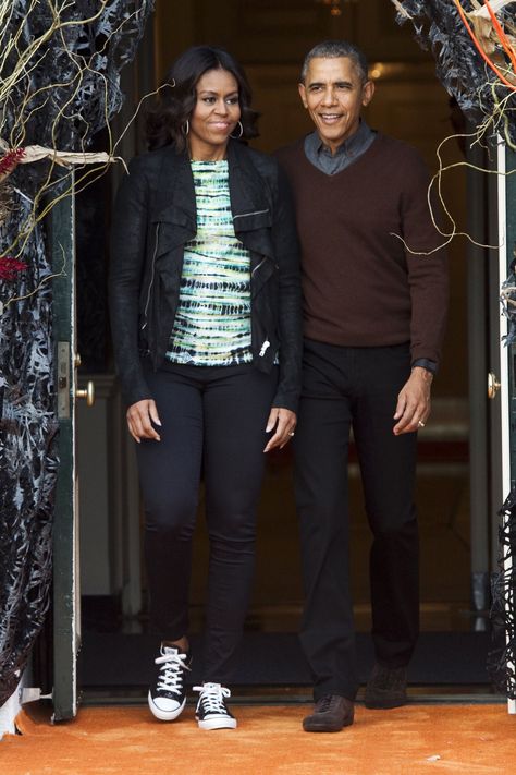 Michelle Obama's Best Looks  - HarpersBAZAAR.com Barak And Michelle Obama, Barack Obama Family, Michelle Obama Fashion, Michelle And Barack Obama, Media Influence, Black Presidents, Barack And Michelle, Obama Family, Fashion Articles