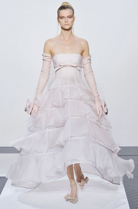 This look featured in the Valentino Fall 2010 Couture collection has a hoop skirt that resembles the sihouette and waistline popular during the Crinoline period. Anne Hathaway Wedding, Valentino Wedding Dress, Pink Runway, 2010 Couture, Valentino Paris, Weddings Dress, Valentino Runway, Valentino Collection, Valentino Haute Couture