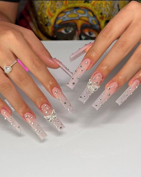 Medium Nails Rhinestones, Clear Nails With Gemstones, Clear Rhinestone Acrylic Nails, Silver Nails 2023, Pisces Acrylic Nails, Clear Acrylic Nails With Rhinestones, Princess Acrylic Nails, Nails With Jewels Rhinestones, Pisces Nails Designs