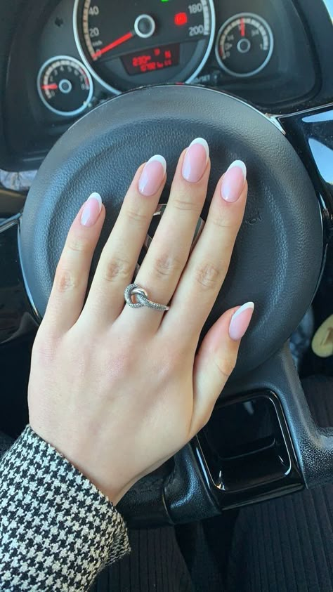 Round Dip Powder Nails, French Manicure Oval Nails, French Nails Round, Round Nails French Tip, French Round Nails, Rounded French Tip Nails, French Tip Round Nails, Short Round French Tip Nails, Round French Nails