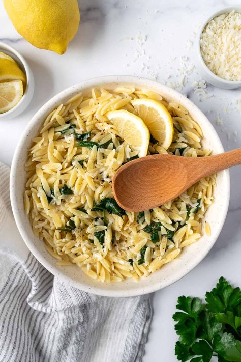 Orzo Healthy, Spinach Feta Salad, Orzo With Spinach, Spinach Orzo Salad, Lemony Orzo, Orzo Spinach, Lemon Orzo Salad, Veggie Side Dish Recipes, Lemon Orzo