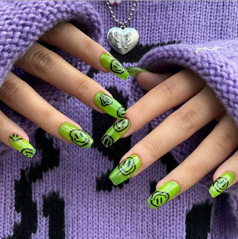 Nail Designs Neon Green, Neon Lime Nails, Neon Green Nail Designs, Neon Green Nail Ideas, Neon Green Nails Design, Nails Smiley Face, Nct Nails, Nile Art, Alt Nails