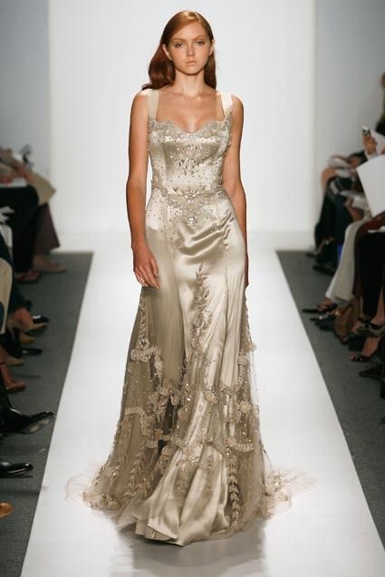 Hollywood Dress Ideas, Silk Flowy Dress, Fairytale Ball, Prom Dress Vintage, 2007 Fashion, Lily Cole, Princess Alice, Reem Acra, Prom Dress Inspiration