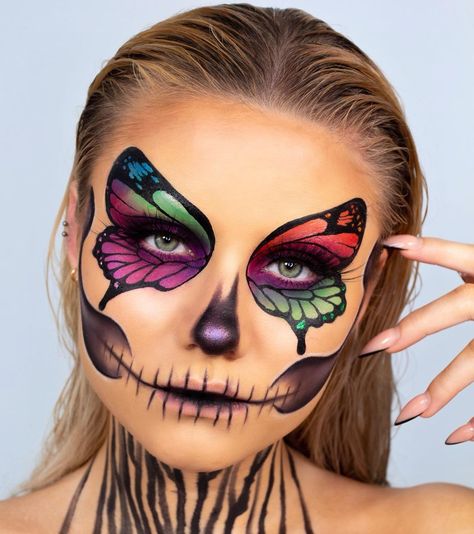 Girl Halloween Makeup, Beautiful Halloween Makeup, Half Butterfly, Holloween Makeup, Butterfly Skull, Half Skull, Butterfly Makeup, Holiday Makeup Looks, Halloween Makeup Pretty