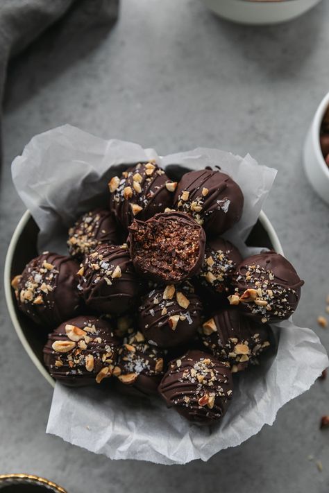 Nutella Truffles, Healthy Nutella, Nutella Desserts, Dessert For Two, Healthier Recipes, Snacks Saludables, Köstliche Desserts, Vegan Dessert Recipes, Chocolate Treats