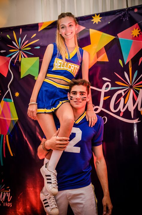 Football Bf, Football Costume, Football Couples, Halloween Costumes Friends, Cheerleading Outfits, Cheer Pictures, Cute Halloween Costumes, Couple Halloween, Couple Halloween Costumes