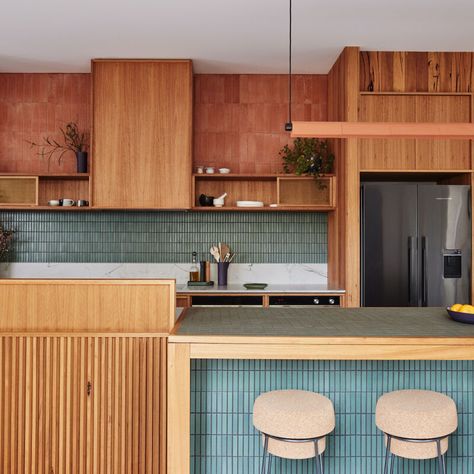 12 Induction Cookers in Classic to Ultra-Modern Kitchens - Remodelista Faith Blakeney, Terracotta Tile Kitchen, Earthy Kitchen, Open Plan Apartment, Renovated Kitchen, Timber Shelves, Sustainable Kitchen, Terracotta Tiles, Green Tile