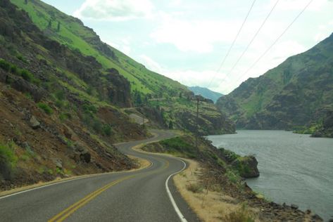 Keep in mind that this road requires some intense driving. The narrow, two-lane paved road winds closely along the canyon's towering walls, and it contains several steep grades. However, this just makes the highway all the more awe-inspiring. Roads Quotes, Idaho Adventure, Southern Idaho, Idaho Travel, Utah Hikes, Canyon Road, Colorado Hiking, Scenic Byway, Oregon Travel