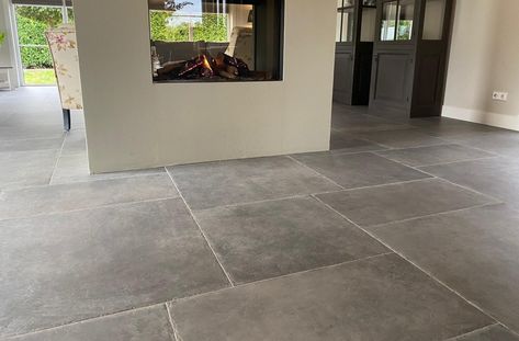 Sfeervolle schuurwoning te Ederveen | Steenbergen Tegels Texas Homes, Stone Flooring, Showroom, Tile Floor, Architecture Design, Sweet Home, Castle, Dream House, House Design