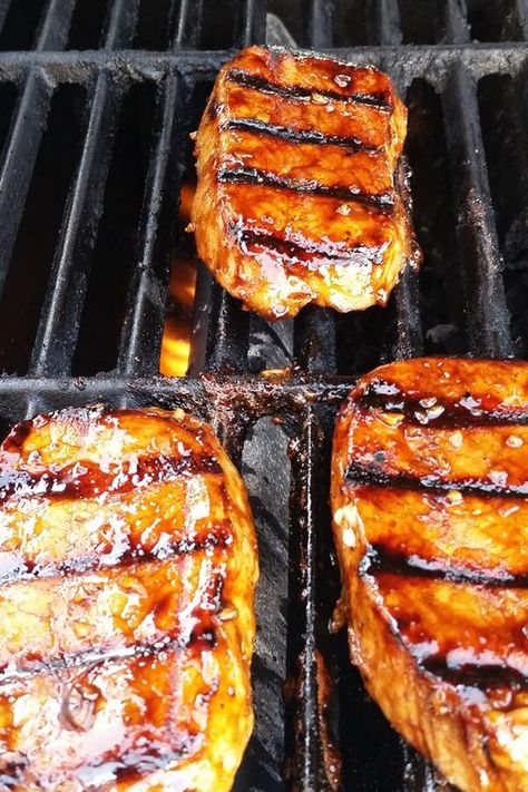 Grilled Pork Loin Chops | "Wow! This was good! I doubled the ingredients for 5 chops." #grilling #grillingrecipes #grillingideas Pork Chops With Brown Sugar, Grilled Pork Loin Chops, Pork Loin Chops Recipes, Bbq Pork Loin, Pork Chop Sandwiches, Garlic Pork Chops, Honey Garlic Pork, Grilled Pork Loin, Pork Chop Recipes Grilled