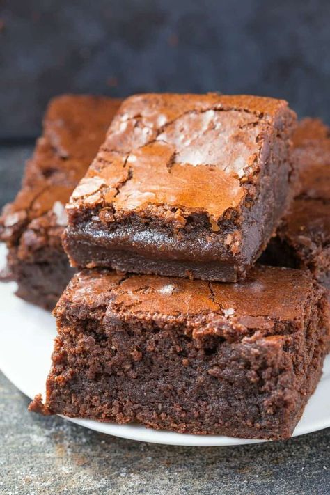 3 Ingredient Nutella Brownies, 3 Ingredient Brownies, Healthy Nutella, Nutella Fudge, Gooey Brownies, Nutella Desserts, Nutella Brownies, Homemade Nutella, Nutella Recipes