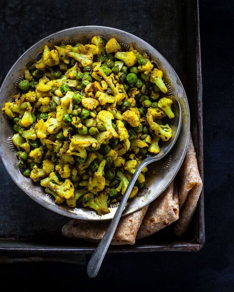 Indian Curry Vegetables, Stir Fried Cauliflower, Peas Recipe Indian, Tumeric Cauliflower, Indian Cauliflower Recipes, Mixed Vegetable Curry Indian, Cauliflower Peas Curry, Indian Butter Cauliflower, Easy Vegetarian Curry