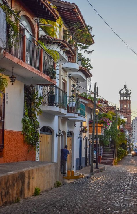 Puerto Vallarta Aesthetic, Mexico Aesthetic Culture, Rug Rats, Mexico Aesthetic, Dallas City, Explore Mexico, Mexico Trip, Vacation Tropical, Travel America