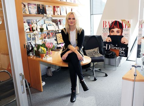 Trendsetters at Work: Harper's Bazaar  Trendsetters at Work, Bazaar Magazine Girlboss Office, Magazine Office, Office Open Plan, Girl Boss Office, Inspiring Office, Design Studio Office, Office Decor Ideas, Cool Office Space, Domino Magazine