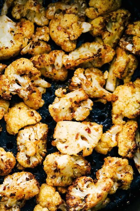 Airfryer Roasted Cauliflower, Roasted Cauliflower In Air Fryer, Air Fryer Roasted Cauliflower Recipes, Califlower Recipes Air Fry, Cauliflower In The Air Fryer, Air Fried Cauliflower Recipes, Roasted Cauliflower Air Fryer, Cauliflower Air Fryer Recipes, Air Fry Cauliflower