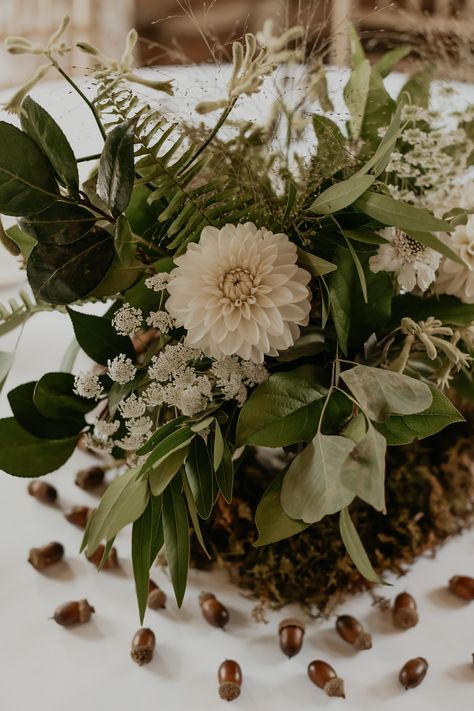 Tarzan Wedding Theme, Peter Pan Centerpieces, Peter Pan Flower Arrangement, Peter Pan Wedding Theme, Neverland Wedding Theme, Neverland Wedding, Tarzan And Jane Wedding Theme, Peter Pan Themed Wedding, Disney Themed Erdding Tables