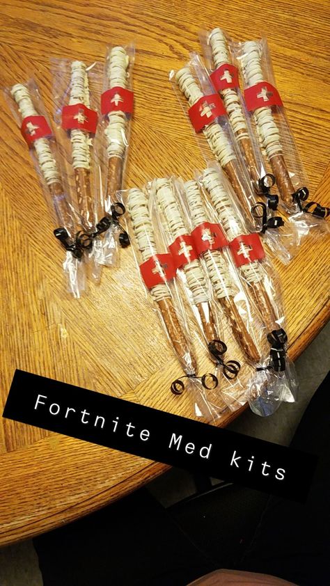 Med kit pretzel sticks Fortnite theme Adrian's 9th bday Fortnite Pretzel Rods, Fortnite Party Snacks, Med Kit, Fortnite Party, Tech Ideas, Pretzel Rods, Pretzel Sticks, Superhero Birthday Party, 11th Birthday