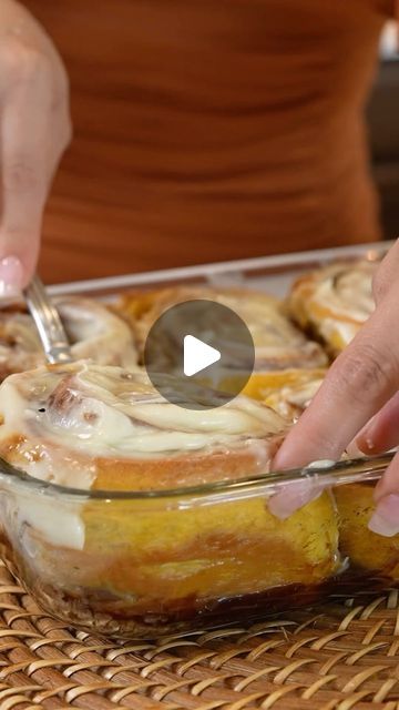 59K views · 7.5K likes | Claudia on Instagram: "Fall its just around the corner, well let me show you how easy it is to make Super Soft PUMPKIN CINNAMON ROLLS these rolls are just perfect ever single bite , and if you dont have a mixer no problem, you can knead by hand ☺️ Tip🗣️ ✅ sift the flour first then measure it out from that flour  ✅make sure your yeast is still good to use  Ingredients:    For the dough: 4 cups (550g) sifted all purpose flour  2/2 cup sugar 2 1/2 tsp pumpkin pie spice  Pinch of salt 1 tbsp instant year 1/2 cup 100% pure pumpkin  2 eggs at room temp  6 tbsp melted butter 2 tsp vanilla extract 1 tsp pumpkin pie spice extract (optional) 1/4 - 1/2 cup warm milk   For the filing 1 stick of butter at room temp 1 1/2 cup dark brown sugar 1 tbsp cinnamon  1-2 tbsp pumpkin p Pumpkin Rolls Easy, Cinnamon Roll Bread, Cinnamon Roll Recipe Homemade, Pumpkin Cups, Cinnamon Rolls Easy, Dark Brown Sugar, Pumpkin Cinnamon Rolls, Food Receipt, Breakfast Sweets