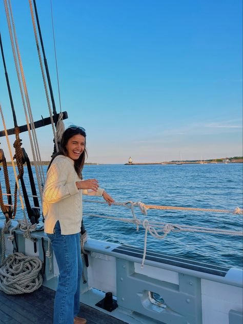 Boat Sweater Outfit, Boat Mom Aesthetic, East Coast Mom Aesthetic, Elin Hilderbrand Aesthetic, J Crew 90s, Sailboat Aesthetic, Crew Aesthetic, 501 90s Jeans, Fisherman Aesthetic