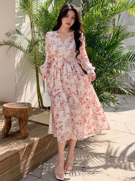 Long Flower Dress, Floral Long Dress, Sweetheart Neck Dresses, Fairy Tale Wedding Dress, Sleepwear Fashion, Long Holiday, Floral Dresses Long, Pink Boho, Fabric Floral