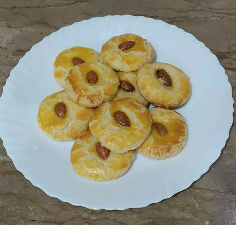 Asian style Naan khatai(biscuit) that is easy to make with simple ingredients crispy,tasty and favorite for everyone. Naan Khatai Recipe, Naan Khatai, Nan Khatai, Gram Flour, All Purpose Flour, Naan, Gummy Candy, Asian Style, Purpose Flour