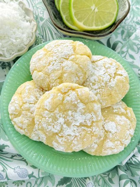 Coconut Key Lime Crinkle Cookies are bursting with key lime flavor with a hint of sweet coconut. Perfect for any time of year! Key Lime Crinkle Cookies, Key Lime Dessert Recipes, Lime Dessert Recipes, Lime Dessert, Key Lime Cookies, Key Lime Desserts, Lime Cookies, Key Lime Juice, Lime Recipes