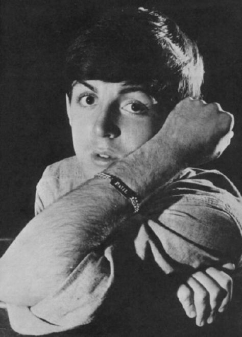 Paul's identification bracelet Paul Mccartney Beatles, Personajes Studio Ghibli, Lennon And Mccartney, Sir Paul, Rich And Famous, Beatles John, King Of Pop, Paul George, The Fab Four