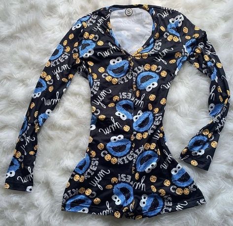 Pajama Onesie For Women, Baddie Sleep Outfits, Aesthetic Pajama Outfit, Baddie Pajamas, Baddie Pjs, Cute Pajamas Aesthetic, Pjs Onesie, Y2k Pjs, Pj Ideas