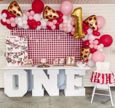 Pizza Party Decorations Birthday, Pizzeria 1st Birthday, Pizza Themed 3rd Birthday Party, Two Year Old Pizza Birthday Party, Pizza Bday Party Ideas, Pizza Party Balloon Arch, First Slice Of Life Birthday, Pizza Theme 1st Birthday, Pizzeria First Birthday