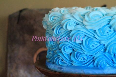 Buttercream waves! Ombre blue buttercream with white chocolate cream cheese filling and white cake for a Christening. Wave Cake, Fig Cake, Ocean Cakes, Cake Piping, Shark Cake, Beach Cakes, Cake Decorating Frosting, Chocolate Cream Cheese, Mermaid Cakes