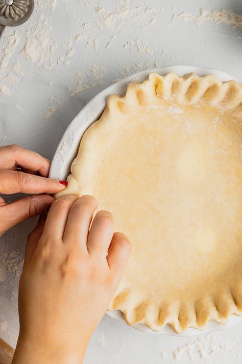 Pie Dough Recipe Butter, Lard Pie Crust, Cream Cheese Pie Recipes, Strawberry Cream Cheese Pie, Flakey Pie Crust, Flaky Pie Crust Recipe, Custard Pie Recipe, Pie Dough Recipe, Homemade Pie Crust