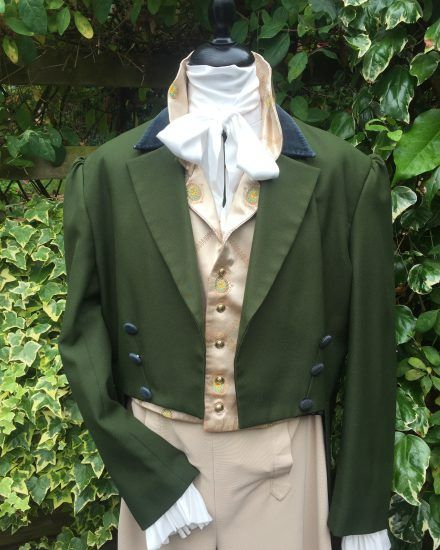 Regency Dress Men, 1800s Fashion Male, Regency Era Fashion Men, Regency Suit, Victorian Outfit Men, Mens Suits Green, Regency Mens Fashion, Opera Design, Regency Men