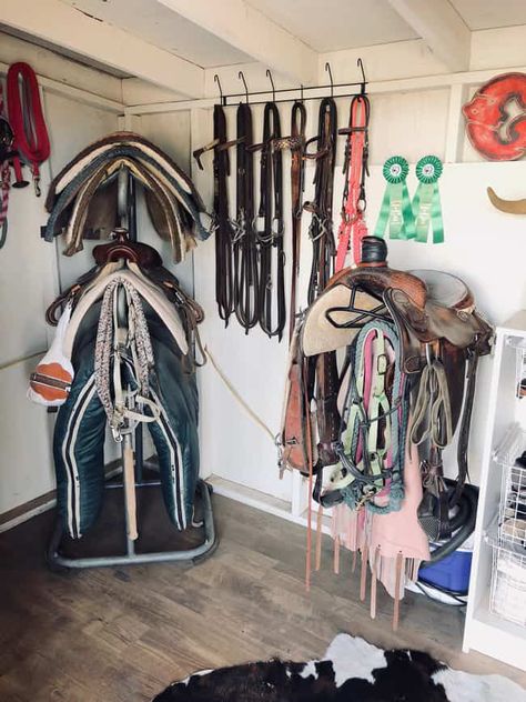 Tack Room Western, Western Tack Room, Tack Shed Ideas, Tackroom Ideas, Tack Organization, Tack Room Organization, Trailer Homes, Feed Room, Dream Ranch