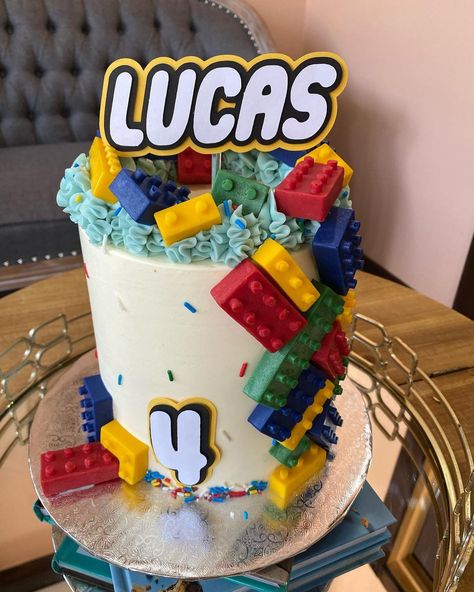 Lego Cake For Adults, Easy Lego Cake, Lego Therapy, Lego 5, Candy Birthday Cakes, Cake In A Can, Candy Birthday, 30 Birthday Cake, Lego Cake