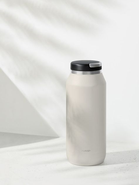 7 Best Reusable Water Bottles So You Can Ditch Single-Use Plastic // The Good Trade // #zerowaste #plasticfree #nowaste #lesswaste #sustainableliving #sustainablitity Insolated Water Bottle, Collapsable Water Bottle, Cool Water Bottles, Water Bottels, Cooking Ware, Foldable Water Bottle, Kitchenware Design, Trendy Water Bottles, Water Bottle Brands