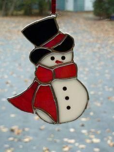 Soldering Crafts, Stained Glass Snowman, Mosaic Christmas, Tiffany Glass Art, Stained Glass Gifts, Stained Glass Patterns Free, Glass Snowman, Glass Christmas Decorations, Stained Glass Decor