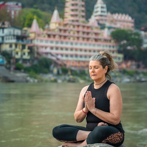 || 200 Hour Yoga Teacher Training in Rishikesh || 😍Rishikesh is recognized as a world-class center for spirituality and yoga, attracting thousands of students and seekers from across the globe. Its serene natural setting and the numerous yoga and ashrams, it's the perfect place to learn the training of yoga teachers. 🧘🧘‍♂️A 200 hour yoga teacher training in Rishikesh course typically offers an enthralling experience, focusing on various aspects of yoga like asanas, pranayama and meditation a... 200 Hour Yoga Teacher Training, Mind Body Connection, Yoga Teachers, Rishikesh, Find Joy, Yoga Teacher Training, Pranayama, Yoga Benefits, Teacher Training