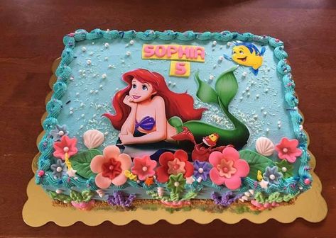 Ariel Doll Cake, Little Mermaid Birthday Cake, Mermaid Birthday Party Food, Ariel Cake, Ariel Birthday Party, Surprise Birthday Decorations, 7th Birthday Cakes, 8th Birthday Cake, Sheet Cake Designs