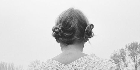 Folklore Hair, Braided Buns, Taylor Swift Outfits, Taylor Swift Hair, Taylor Swift Concert, Back To School Hairstyles, Macbook Wallpaper, Braided Bun, Beautiful Lips