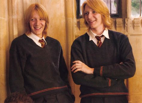 Pottah Parodies, Scorpius And Rose, Headcanon Harry Potter, Glume Harry Potter, Potter Aesthetic, Oliver Phelps, Fred And George Weasley, Weasley Twins, Potter Facts