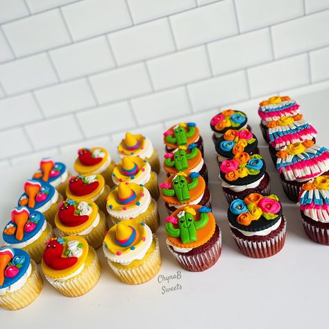 Cupcake Cuties for a Gender Reveal Fiesta! #cupcakeideas #cupcakes #fiesta #genderrevealparty #cincodemayoparty Three Esta Cupcakes, Mexico Cupcakes, Fiesta Theme Cupcakes, Fiesta Cupcakes Ideas, Mexican Theme Cupcakes, Cupcakes Mexicanos, Gender Reveal Fiesta, Baby Shower Mexicano, Mexican Cupcakes