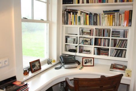 Small Corner Desk, Desk Wall Unit, Window Desk, Office Shelves, Teen Desk, Curved Desk, Home Office Shelves, Traditional Home Office, Corner Office