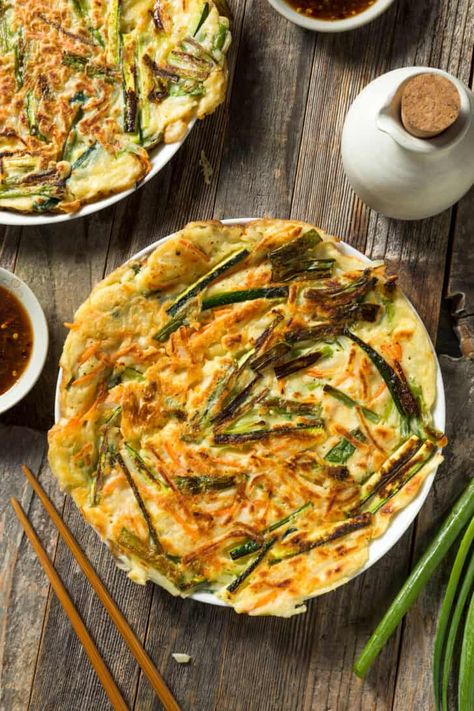 Yachaejeon Recipe, Pajeon Recipe, Korean Scallion Pancake, Scallion Pancake Recipe, Korean Pancake, Vegetable Pancakes, Bawang Bombay, Scallion Pancakes, No Egg Pancakes